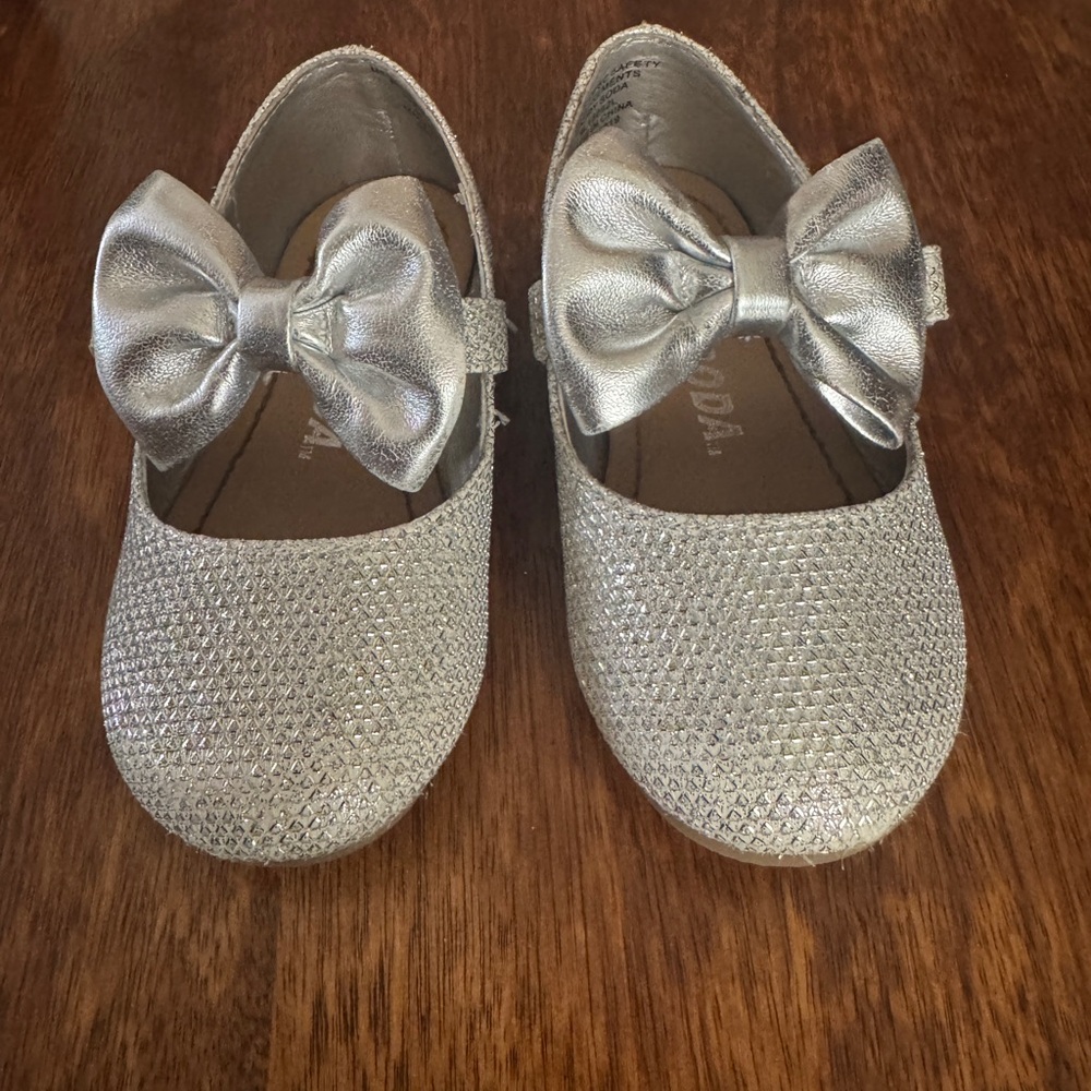 Silver Shimmer Dress Shoes with Satin Bow